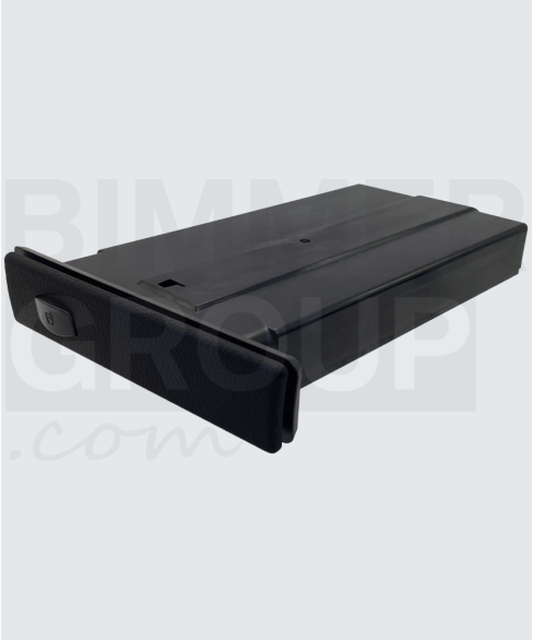 Keleivio pusės puodelio laikiklis BMW 5 serijai (E60/E61) Keleivio pusės puodelio laikiklis BMW 5 serijai (E60/E61)